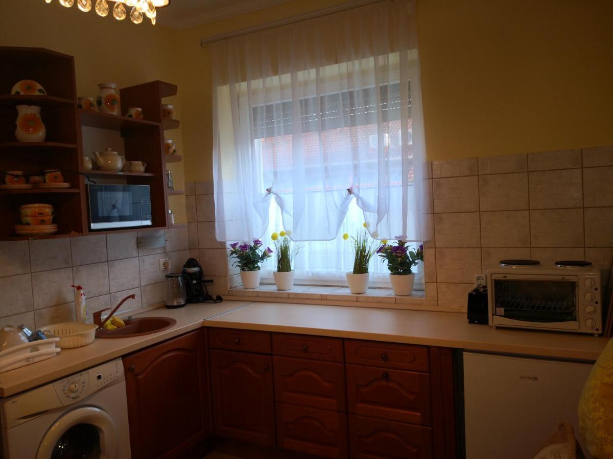 Kupola Apartman Szegedin Exterior foto