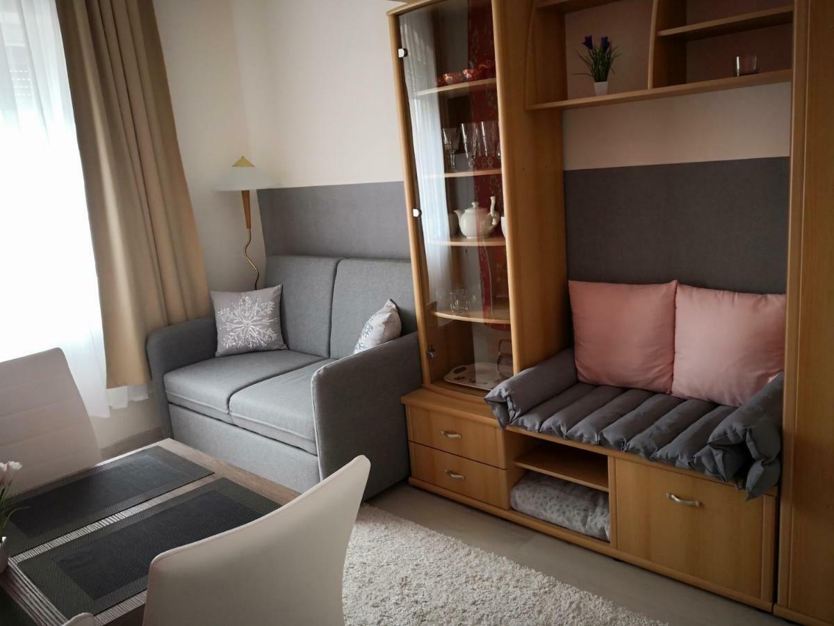 Kupola Apartman Szegedin Exterior foto