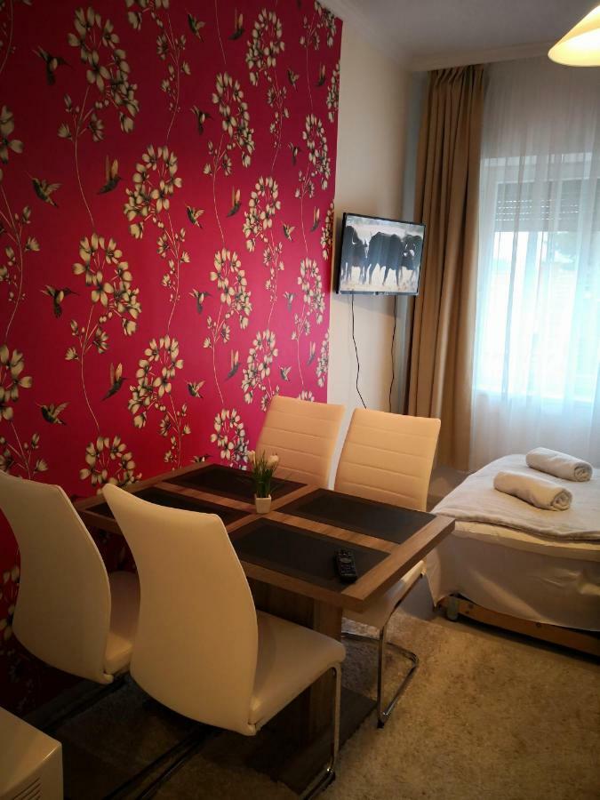 Kupola Apartman Szegedin Exterior foto