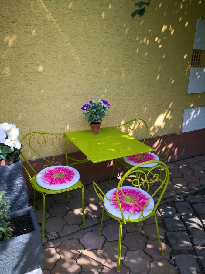 Kupola Apartman Szegedin Exterior foto
