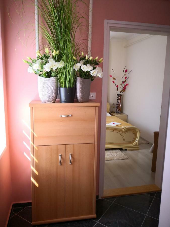Kupola Apartman Szegedin Exterior foto