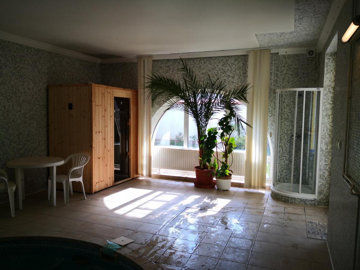 Kupola Apartman Szegedin Exterior foto