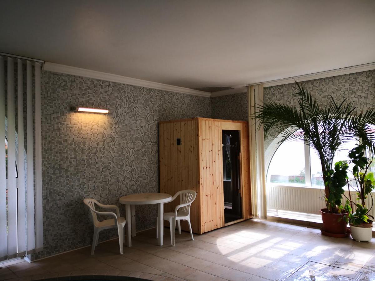 Kupola Apartman Szegedin Exterior foto
