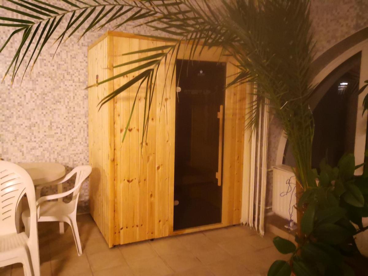 Kupola Apartman Szegedin Exterior foto